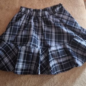 Grey plaid skirt